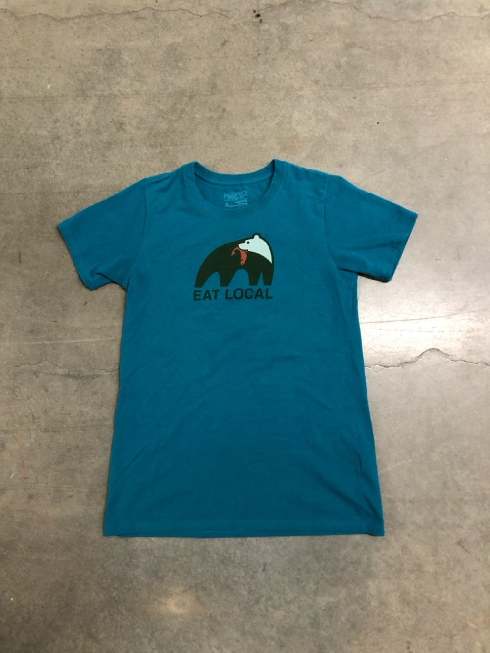 Patagonia Eat Local Upstream Bear Fish Responsibili-Tee Woman’s T-Shirt Small